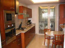 Kitchen 1_WEB.jpg (19524 bytes)