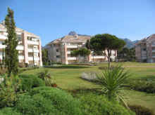 view up.jpg (31272 bytes)